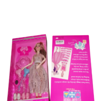 Лялька Барбі в сукні